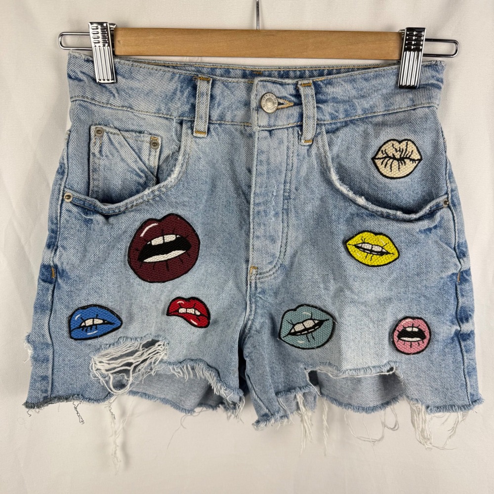 Zara‎ Trafaluc Lips Patch Denim Jean Shorts High Waisted 00 Funky Indie Playful